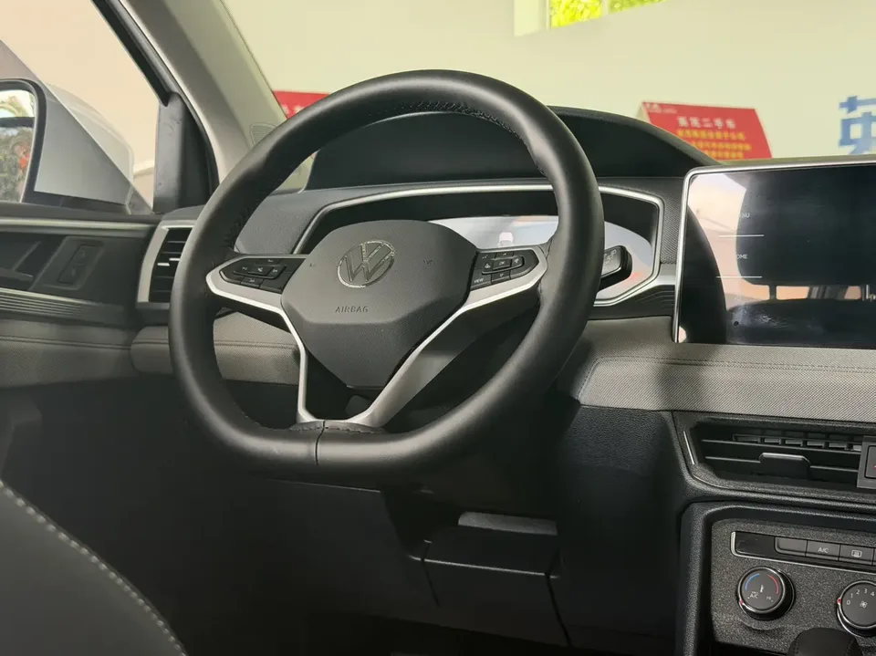 Volkswagen Tharu tuyue 300TSI 2WD Crescent Edition 2023 — миниатюра 5