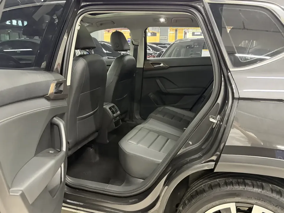 Volkswagen Tharu 280TSI 2WD Luxury Edition 2022 — миниатюра 4