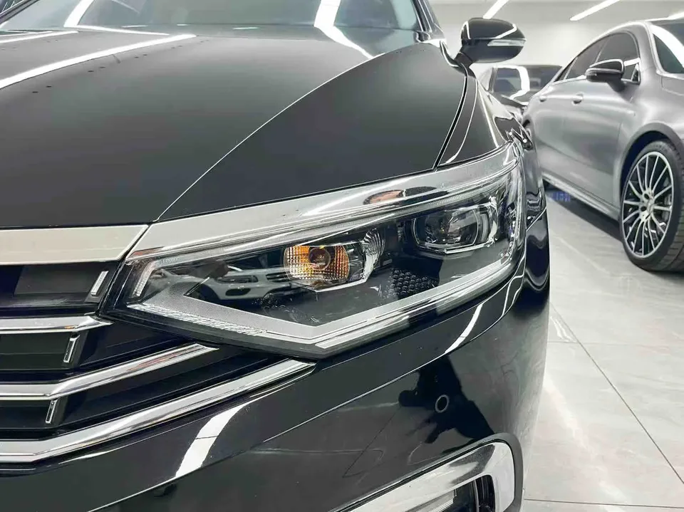 Volkswagen Magotan Magotan 2020 330TSI DSG Leading Edition 2022 — миниатюра 3