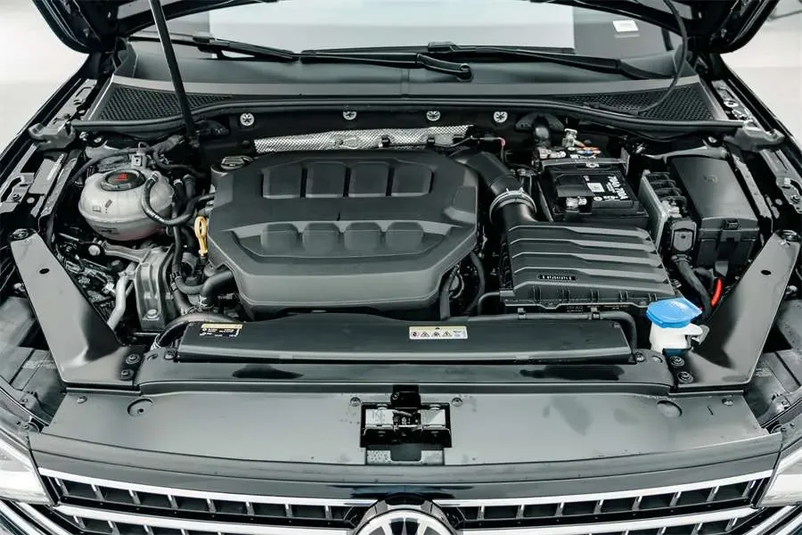Volkswagen Magotan Magotan 2026 30 million selected model 380TSI DSG luxury model 2025 — миниатюра 2