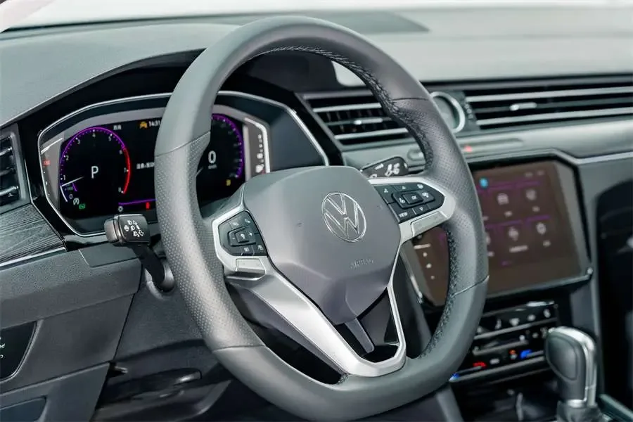 Volkswagen Magotan Magotan 2026 30 million selected model 380TSI DSG luxury model 2025 — миниатюра 4