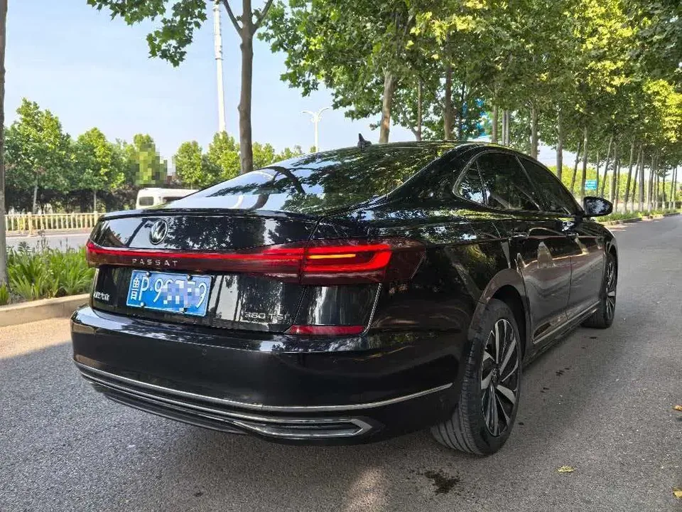 Volkswagen Passat Passat facelift 380TSI luxury version 2023 — thumbnail 2