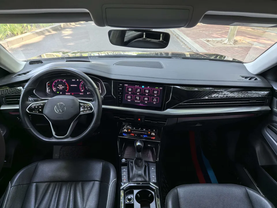 Volkswagen Passat Passat facelift 380TSI luxury version 2023 — thumbnail 5