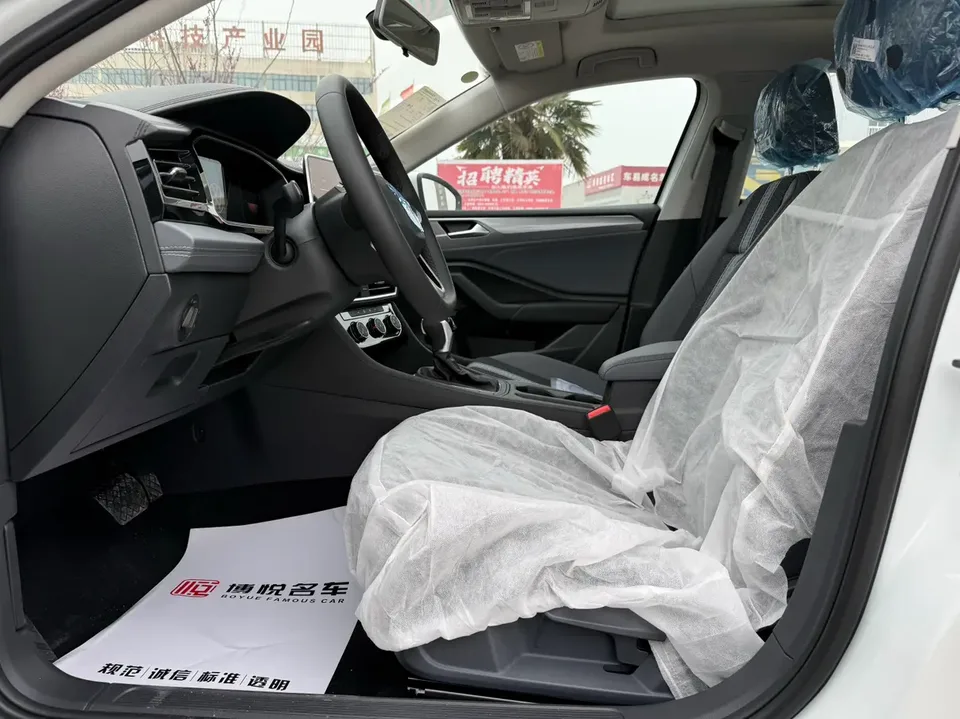 Volkswagen Sagitar Sagitar 300TSI DSG Flying Edition 2026 — миниатюра 3