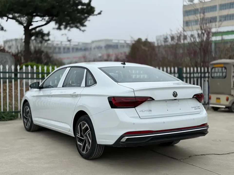 Volkswagen Sagitar Sagitar 300TSI DSG Flying Edition 2026 — миниатюра 4