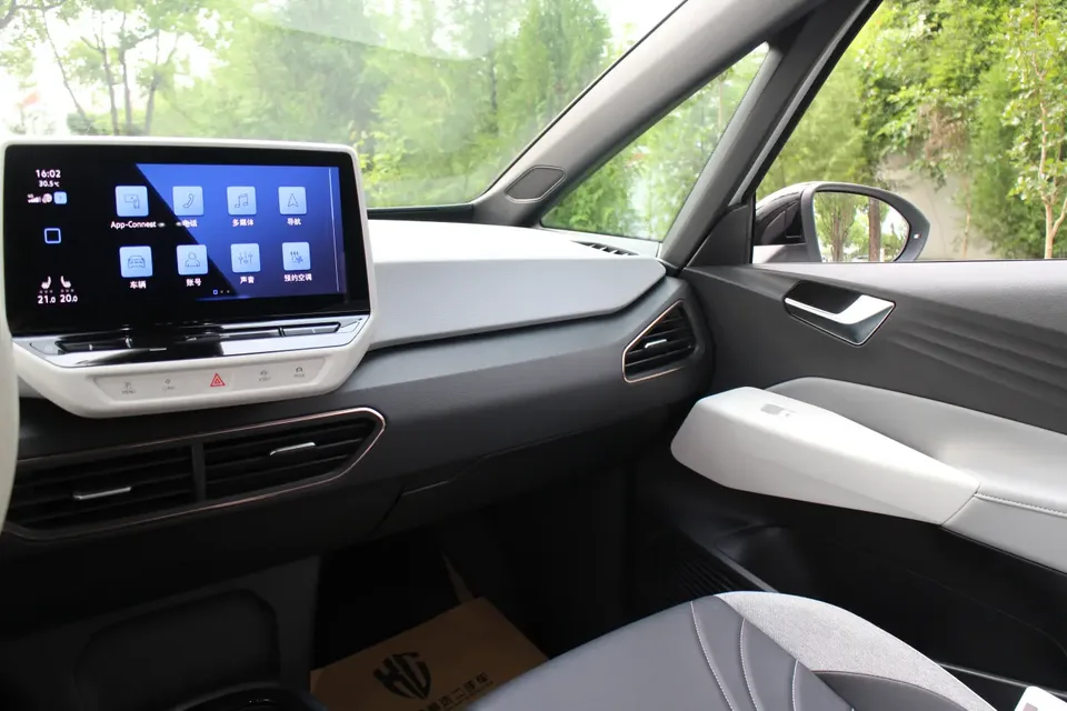 Volkswagen ID.3 Extremely Intelligent Edition 2022 — миниатюра 5