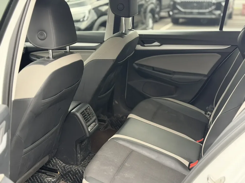 Volkswagen Golf golf 2023 280TSI DSG Pro facelift 2023 — thumbnail 3