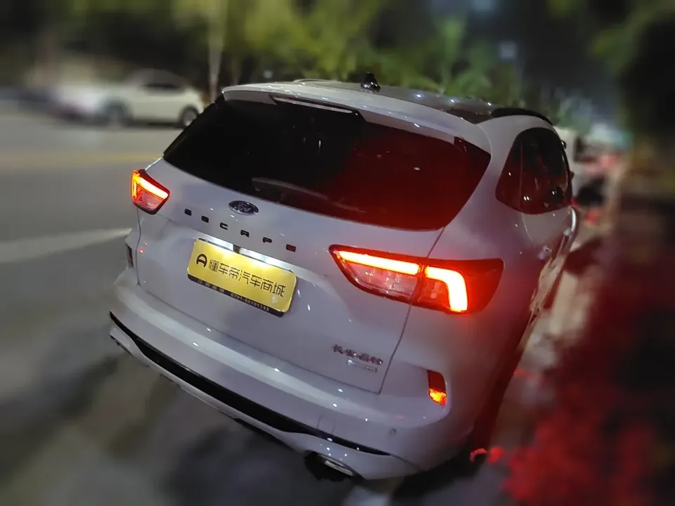Ford Escape Ruiji 2023 EcoBoost 245 4WD Enjoyable ST-LINE Pro 2023 — миниатюра 4