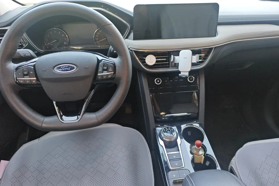 Ford Escape 2024 EcoBoost 245 2WD Premium Edition 2024 — миниатюра 4