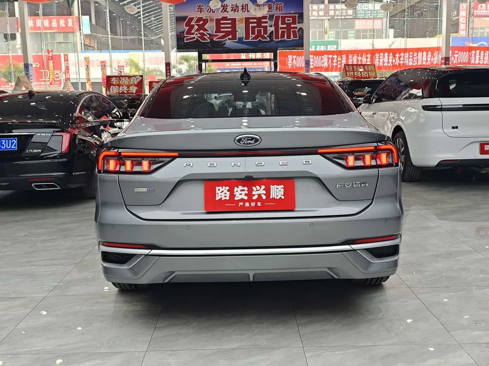 Ford Mondeo Mondeo EcoBoost 245 Luxury 2023 — миниатюра 2