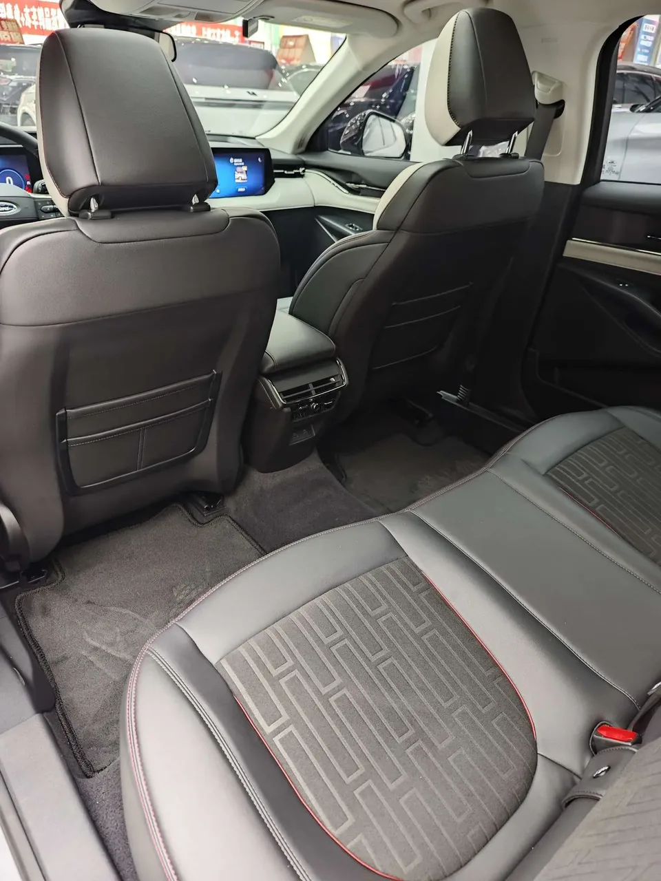 Ford Mondeo Mondeo EcoBoost 245 Luxury 2023 — миниатюра 3