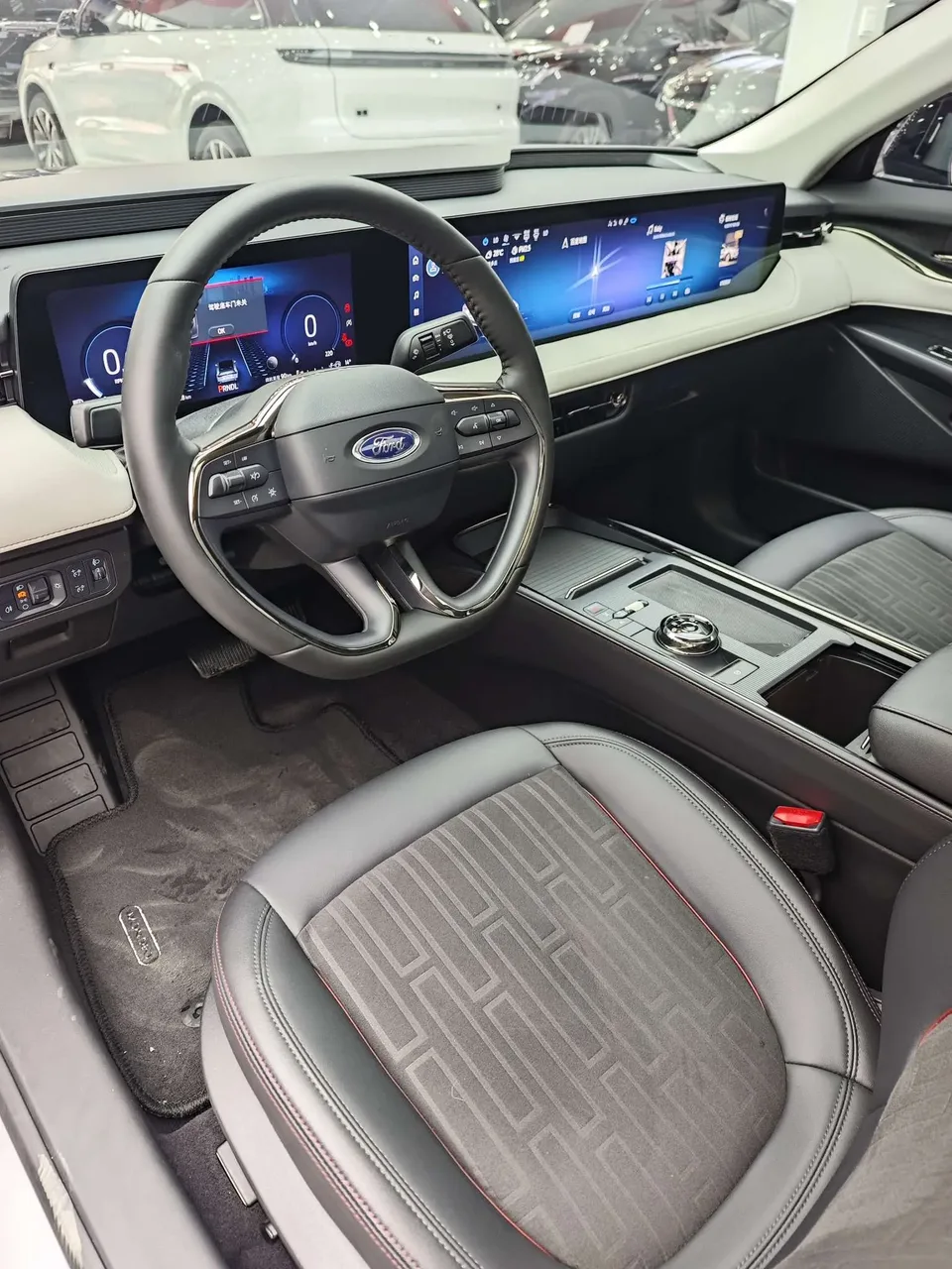 Ford Mondeo Mondeo EcoBoost 245 Luxury 2023 — миниатюра 4