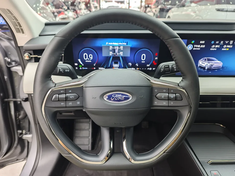 Ford Mondeo Mondeo EcoBoost 245 Luxury 2023 — миниатюра 5