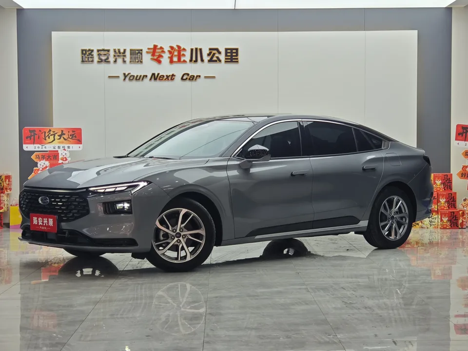 Ford Mondeo Mondeo EcoBoost 245 Luxury 2023 — фото 1, купить с доставкой в Москву