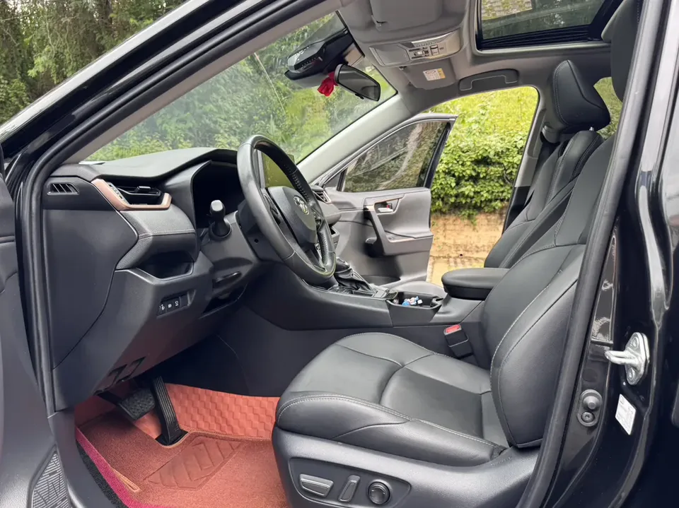 Toyota Willanda 2.0L two-wheel drive knight version 2022 — миниатюра 3