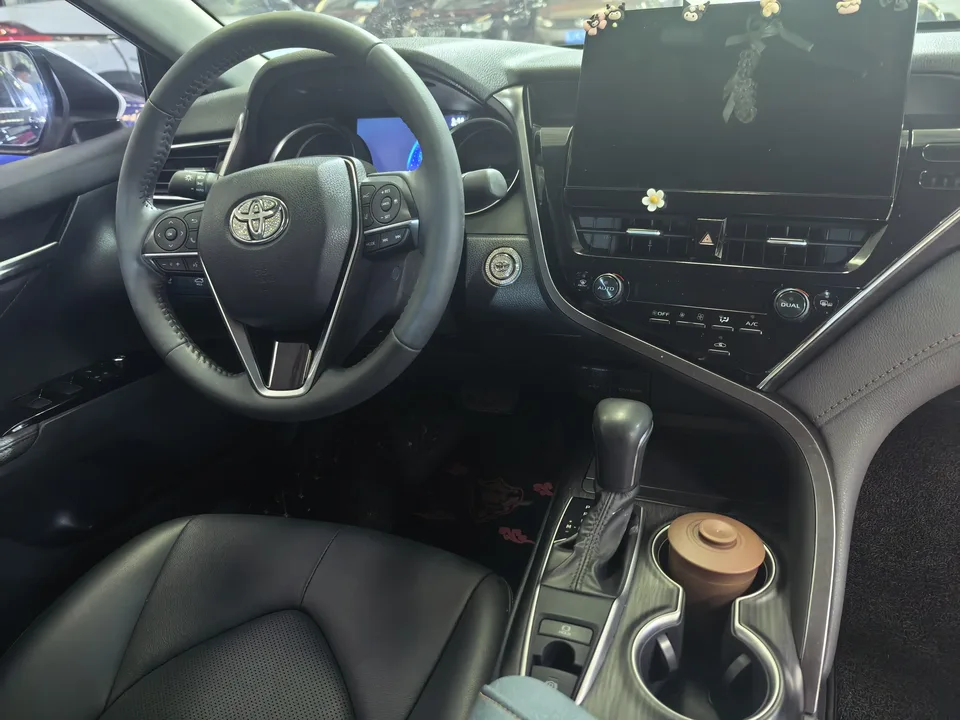 Toyota Camry 2.0GVP Deluxe Edition 2024 — миниатюра 5