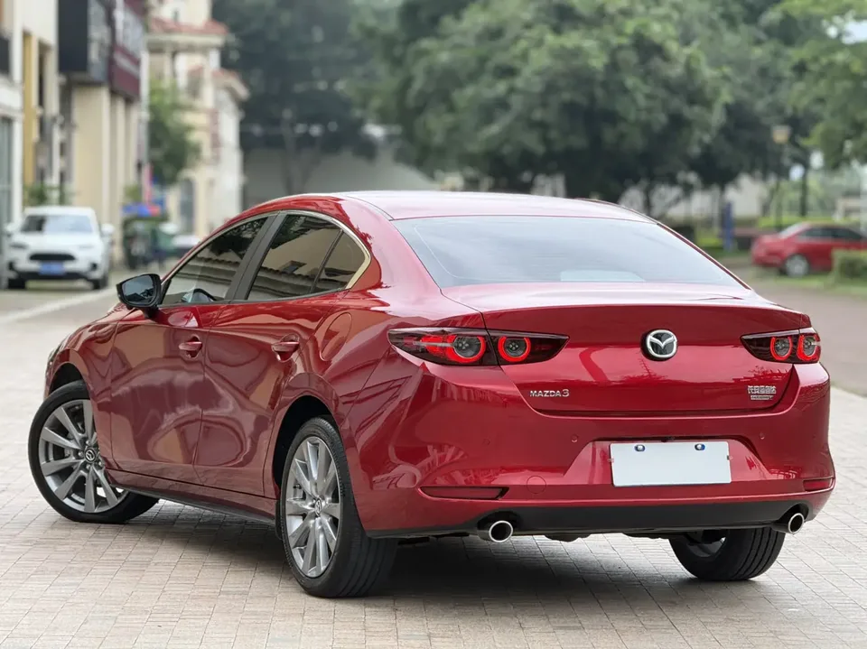 Mazda Axela Mazda3 Angkesela 2.0L Automatic Premium Edition 2023 — thumbnail 2