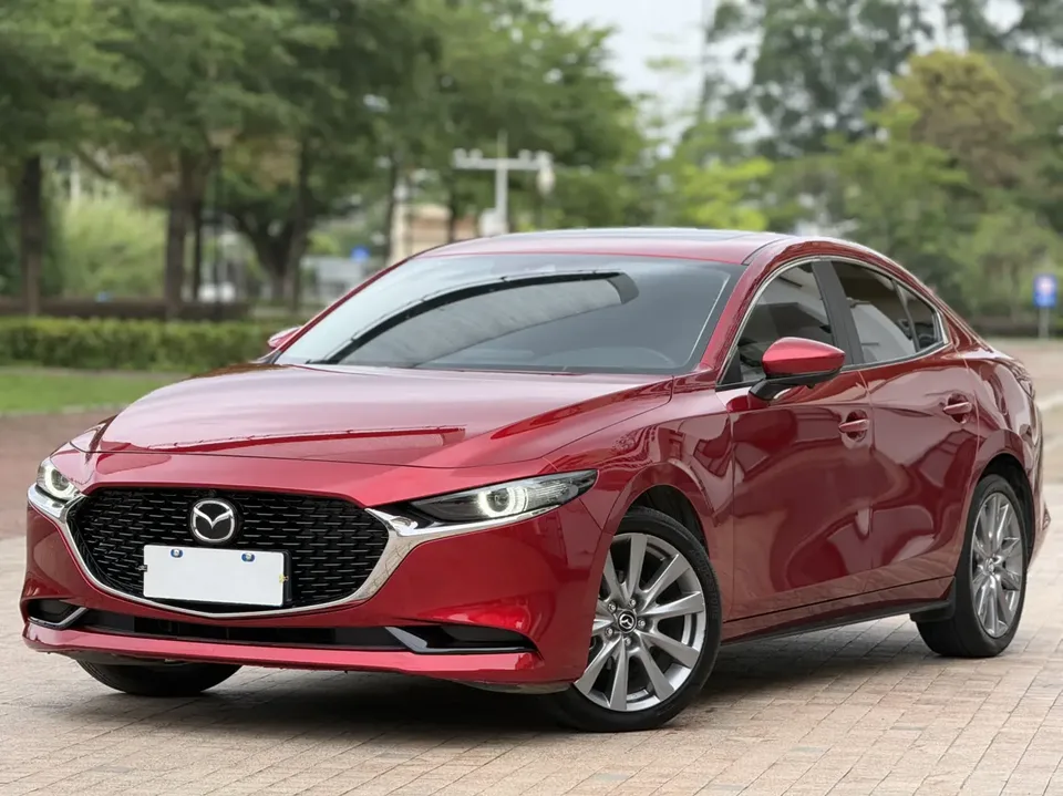 Mazda Axela Mazda3 Angkesela 2.0L Automatic Premium Edition 2023 — photo 1, buy with delivery to Moscow