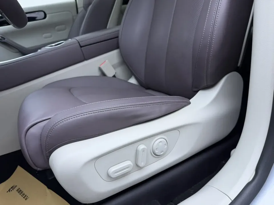 Leapmotor Zero running C11 Extended Range 180 Comfort Edition 2023 — миниатюра 4