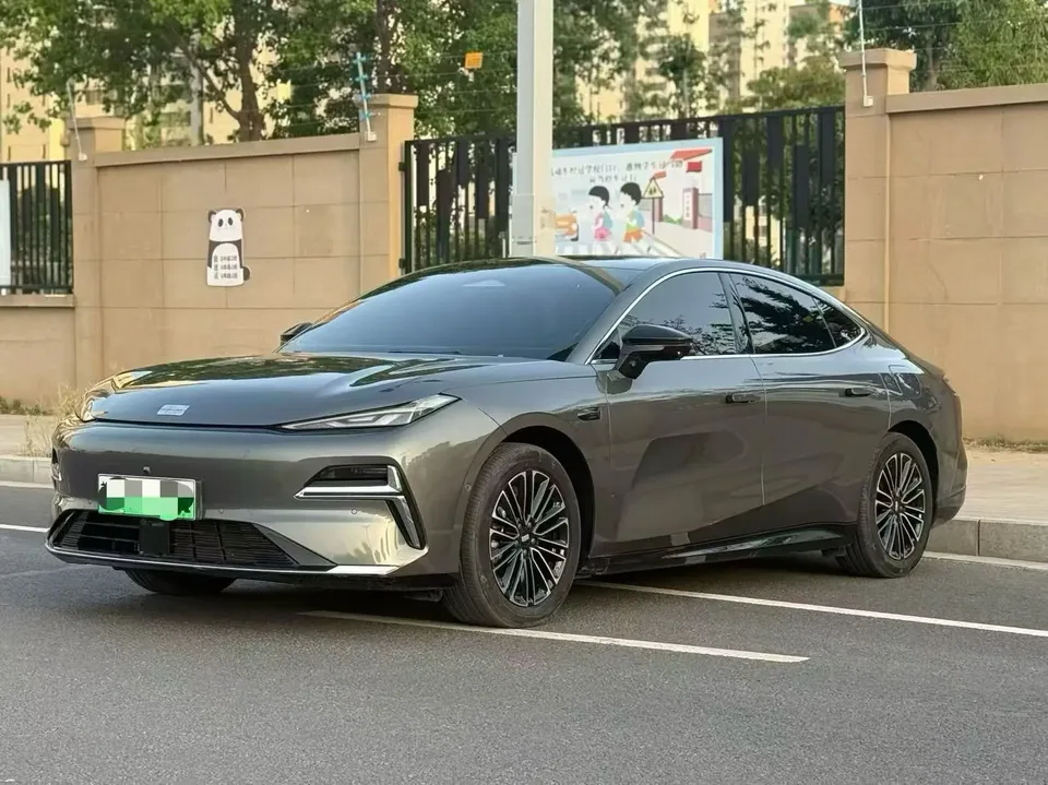 Geely Galaxy Star 8 PHEV 2025