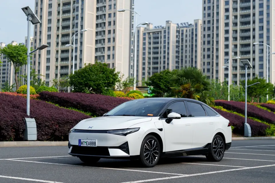 XPeng P5 P5 550E 2022 — photo 1, buy with delivery to Moscow
