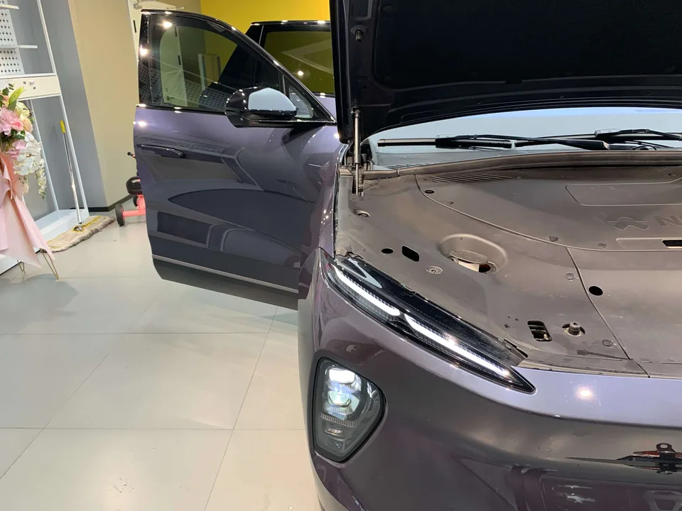 NIO ES8 ES8 75kWh Executive Edition 2024 — thumbnail 4