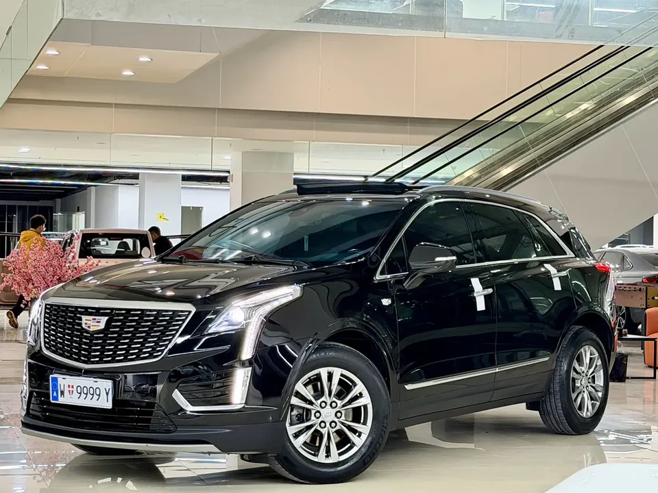Cadillac XT5 XT5 Cadillac XT5 2022 2.0T two-wheel drive luxury model 2022 — photo 1, buy with delivery to Moscow