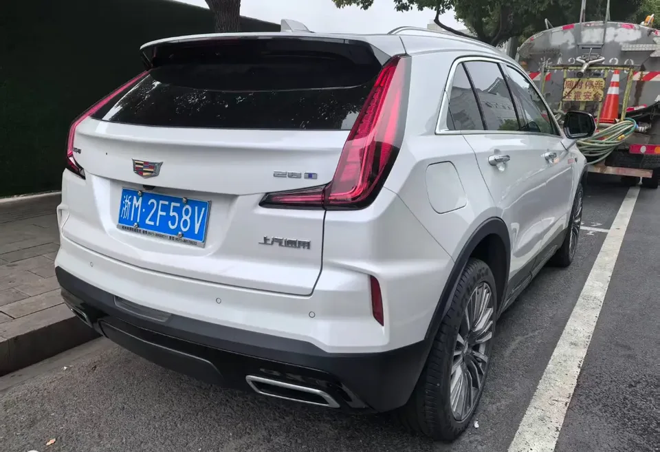 Cadillac XT4 XT4 Cadillac XT4 2024 Model 28T 2WD Premium Edition 2025 — thumbnail 2