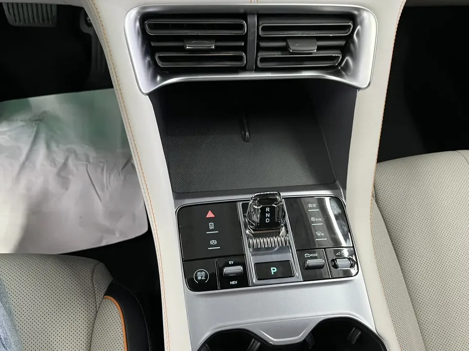 BYD Song PLUS DM Song PLUS DM DM-i Champion Edition 110KM Flagship Model 2023 — thumbnail 3
