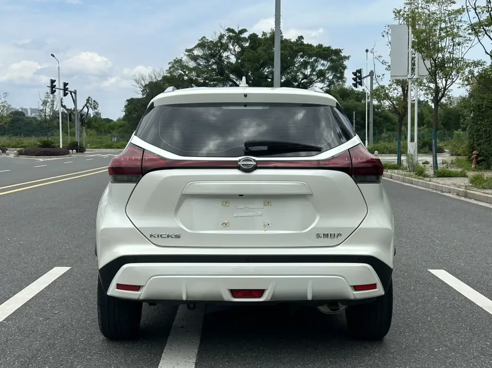 Nissan Jinke Jinke 1.5L Jinqing model, the most powerful luxury version 2023 — миниатюра 2