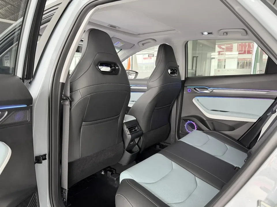 Geely Emgrand S Emgrand S 1.4T CVT Crossover Player Edition 2022 — thumbnail 4