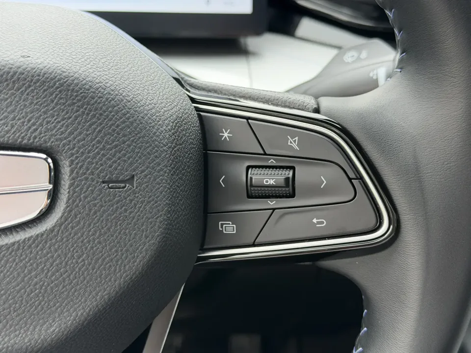 Geely Preface Xing Rui 1.5T Dongfangyao Kunlun Edition 2025 — thumbnail 5