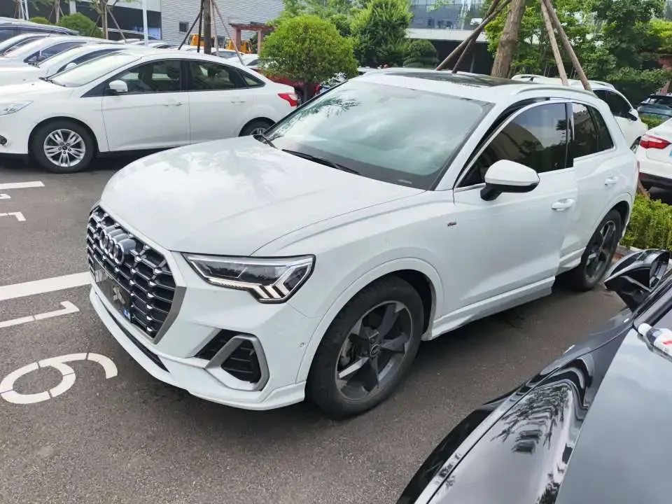 Audi Q3 Audi Q3 35 TFSI Stylish Dynamic 2022 — photo 1, buy with delivery to Moscow