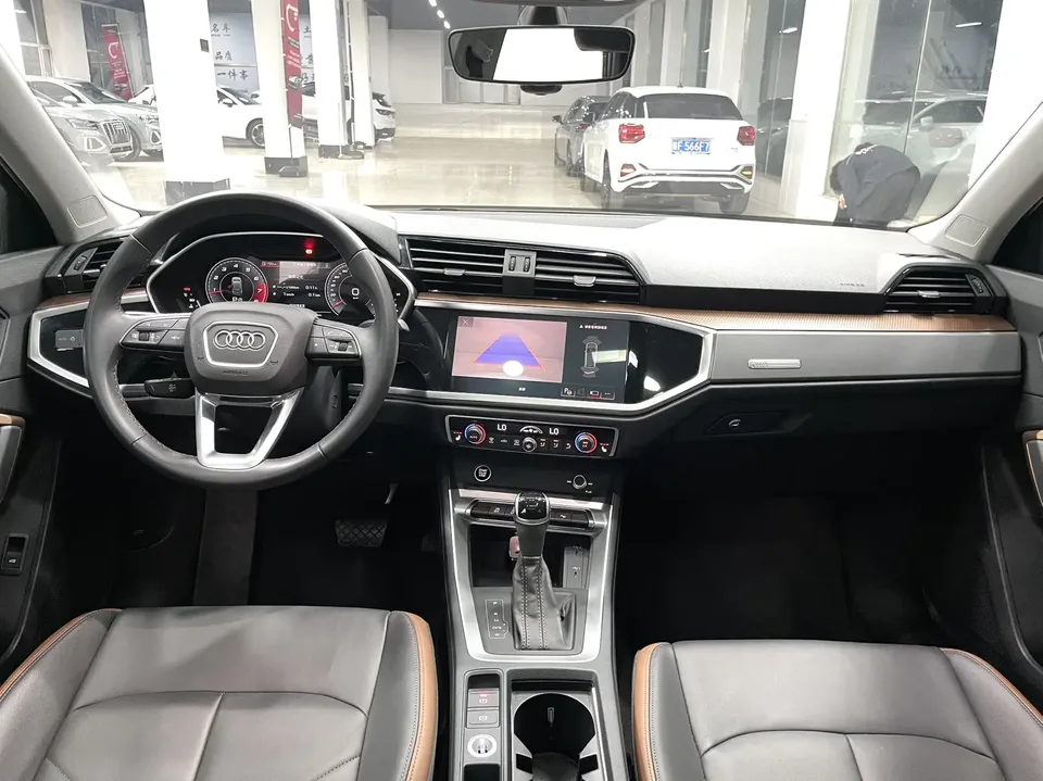 Audi Q3 Audi Q3 35 TFSI Stylish and Elegant 2022 — thumbnail 4