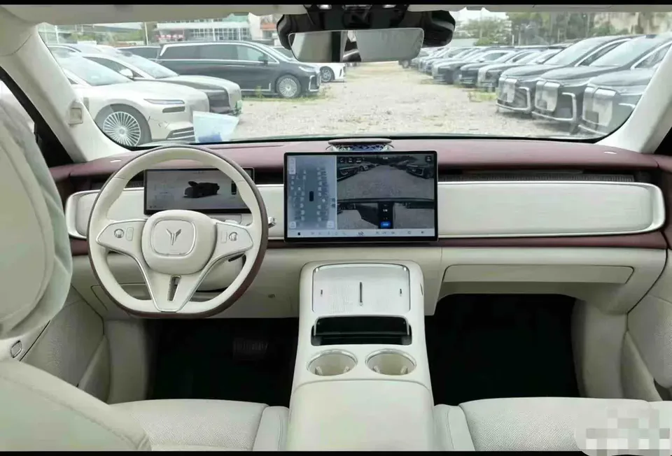Voyah Courage Lantu Zhiyin Four-wheel drive Qiankun version 2025 — thumbnail 2