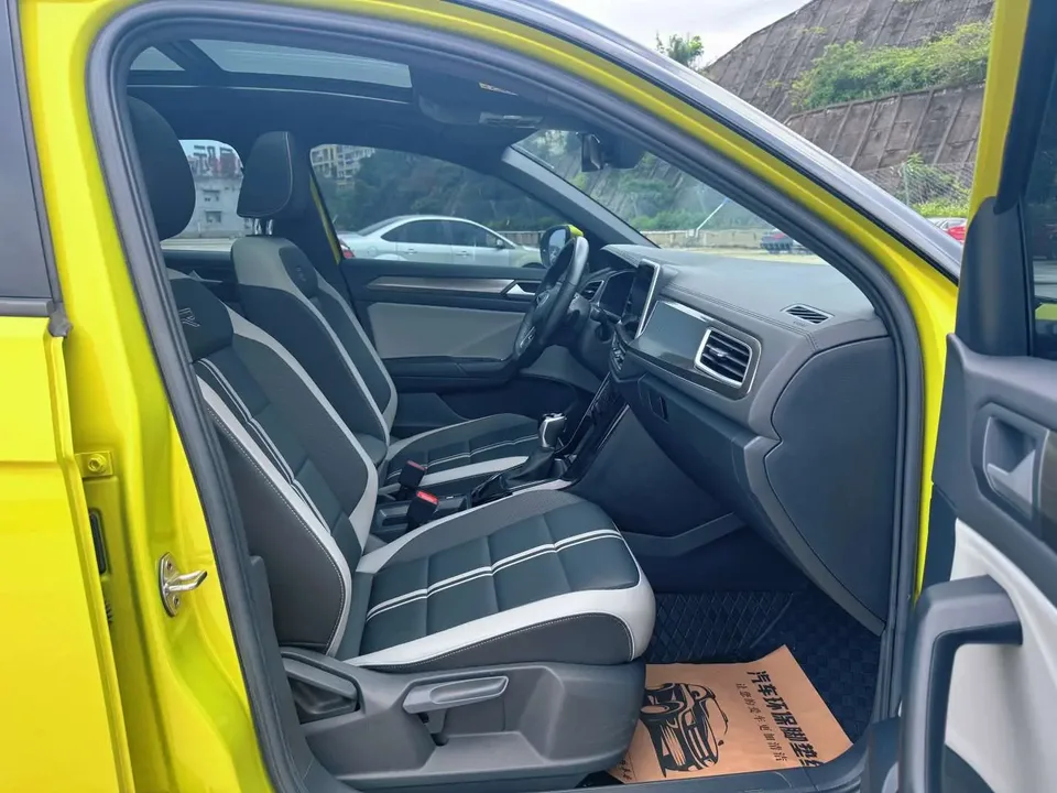 Volkswagen T-Roc TANG 300TSI DSG Starlight Edition 2023 — миниатюра 3