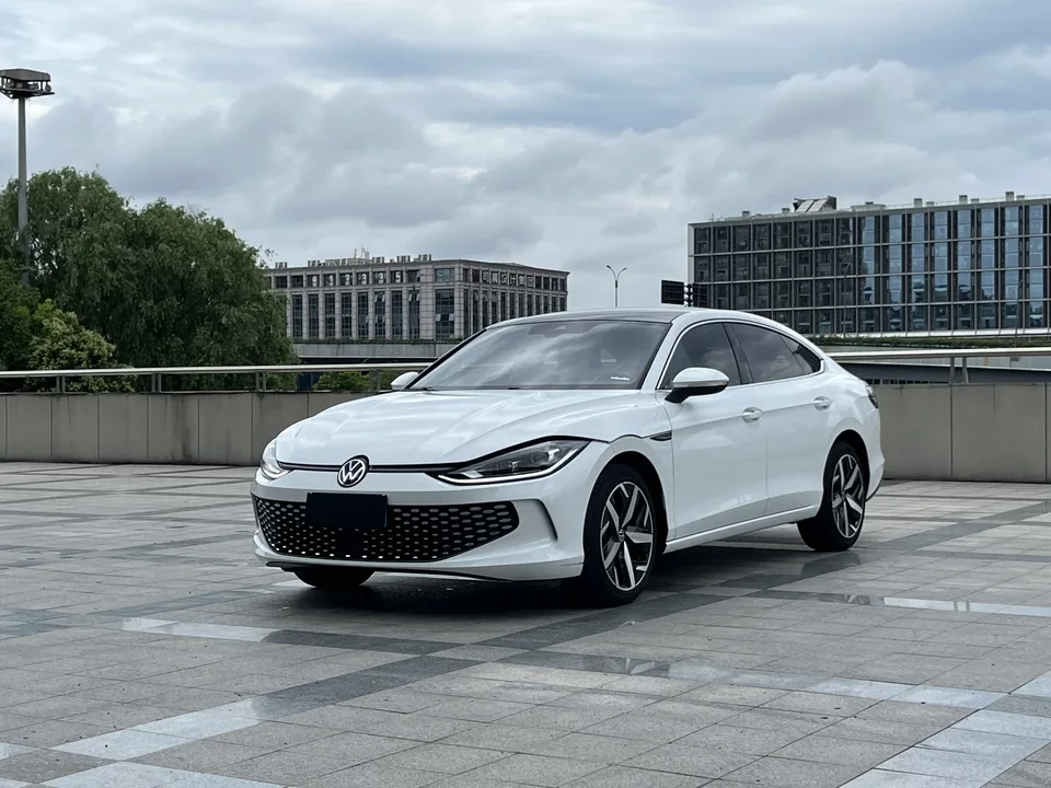 Volkswagen Lamando Lingdu 2024 Lingdu Lingdu L 280TSI DSG Cool Edition 2024 — photo 1, buy with delivery to Moscow