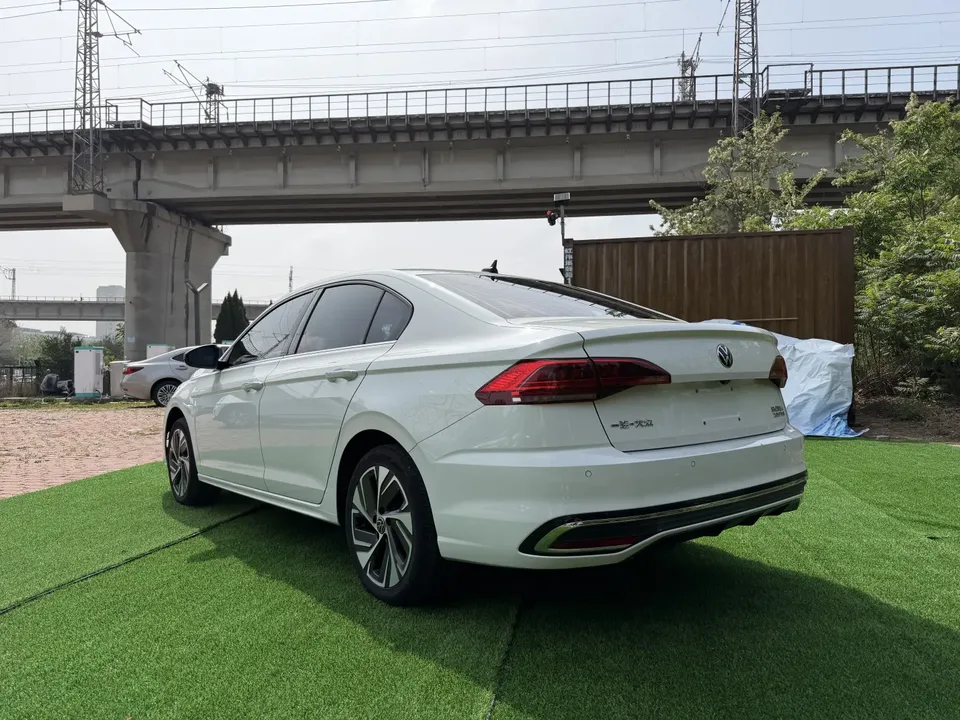 Volkswagen Bora Bora 2023 200TSI DSG Joy Travel PRO Edition 2023 — thumbnail 2