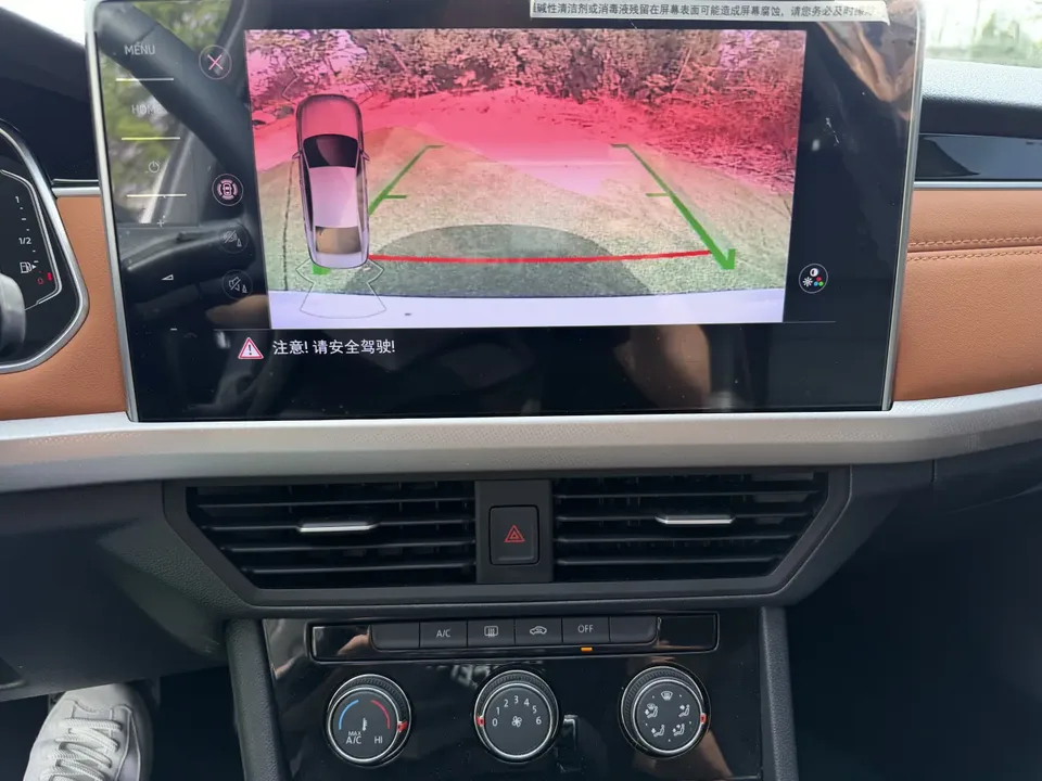Volkswagen Bora Bora 2023 200TSI DSG Joy Travel PRO Edition 2023 — thumbnail 3