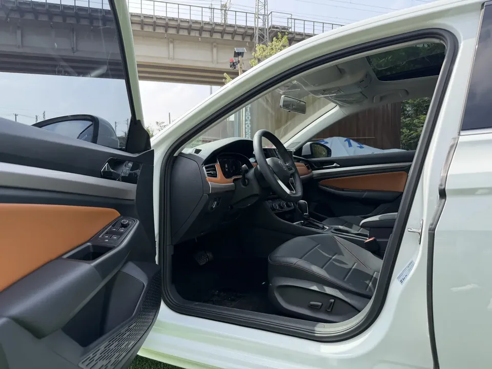 Volkswagen Bora Bora 2023 200TSI DSG Joy Travel PRO Edition 2023 — thumbnail 4