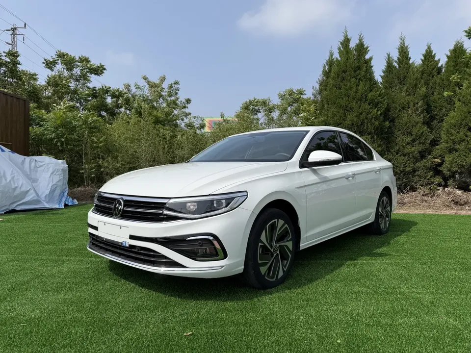 Volkswagen Bora Bora 2023 200TSI DSG Joy Travel PRO Edition 2023 — photo 1, buy with delivery to Moscow