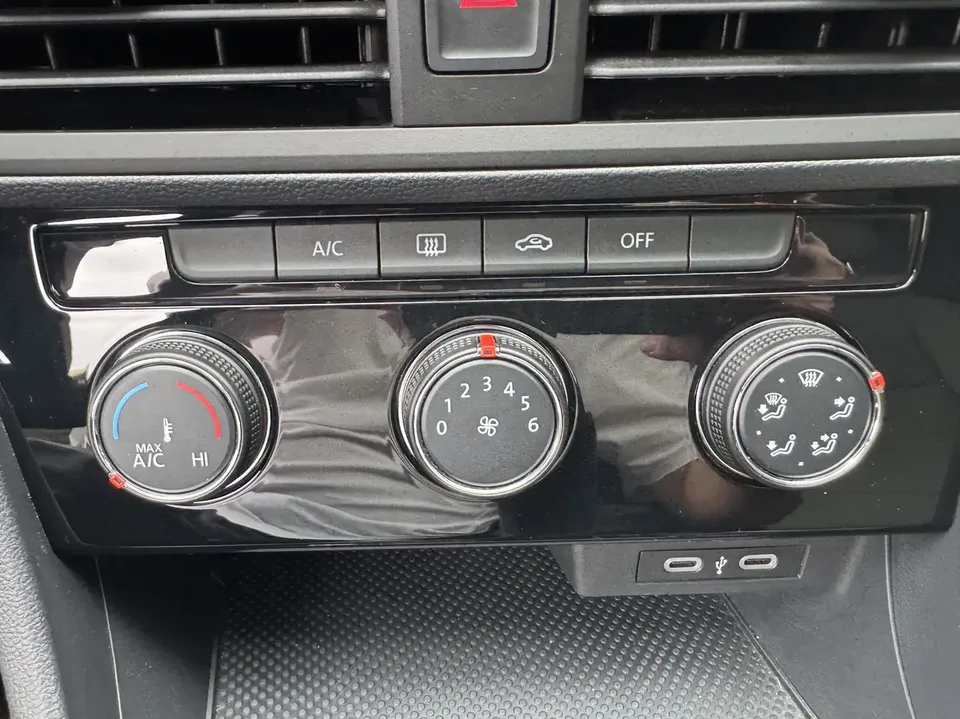 Volkswagen Bora Bora 2025 200TSI DSG Joyride Navigation Edition 2025 — thumbnail 3