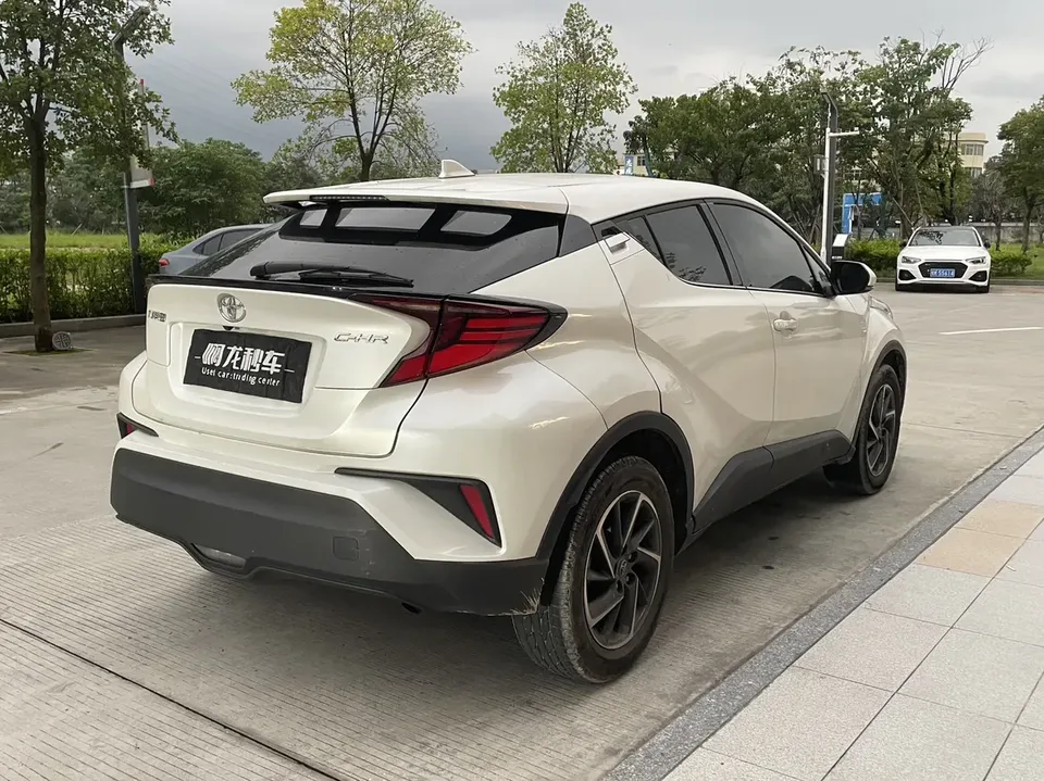 Toyota C-HR Toyota C-HR 2.0L Leading Edition 2023 — thumbnail 2