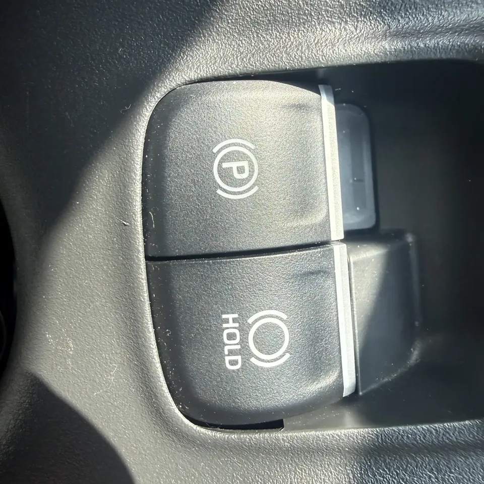 Toyota Corolla Corolla Intelligent Electric Hybrid Dual Engine 1.8L E-CVT Elite Edition 2024 — thumbnail 3