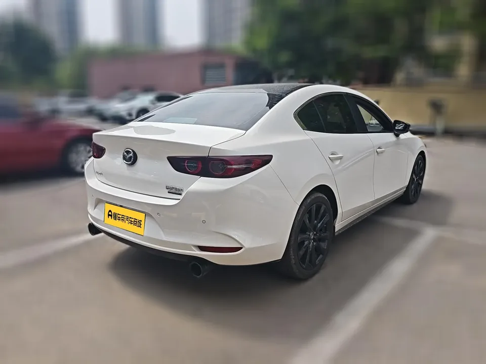 Mazda Axela Mazda3 Angkesela 2.0L Automatic Premium Edition 2023 — thumbnail 4