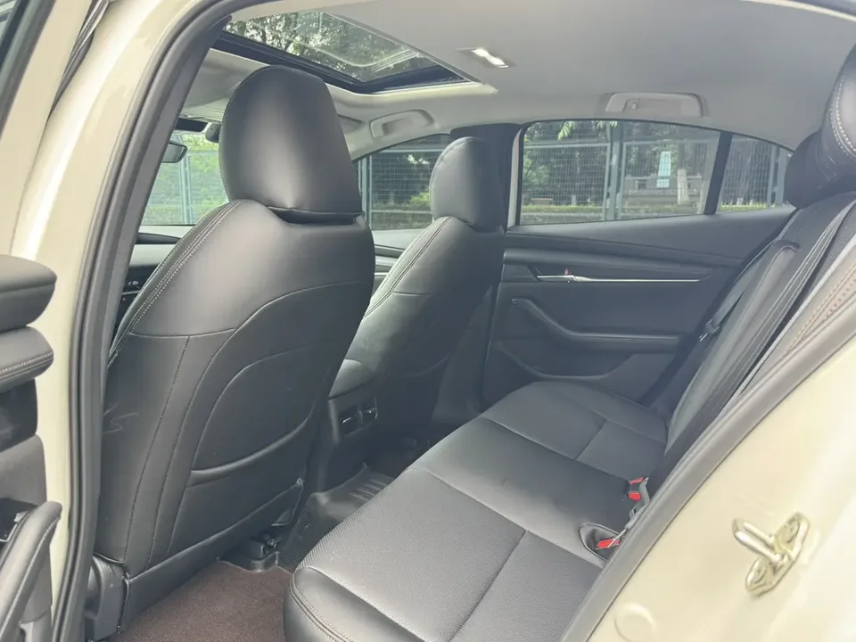 Mazda Axela Mazda3 2.0L Automatic Quality Edition 2023 — thumbnail 4