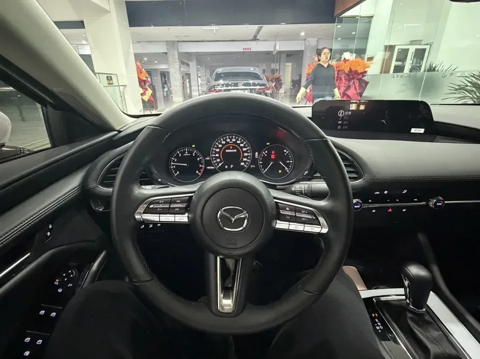 Mazda Axela Mazda3 Angkesela 2.0L Automatic Quality Edition 2025 — thumbnail 4
