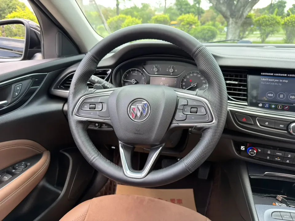 Buick Majesty Majesty 552T Smart 2023 — thumbnail 3