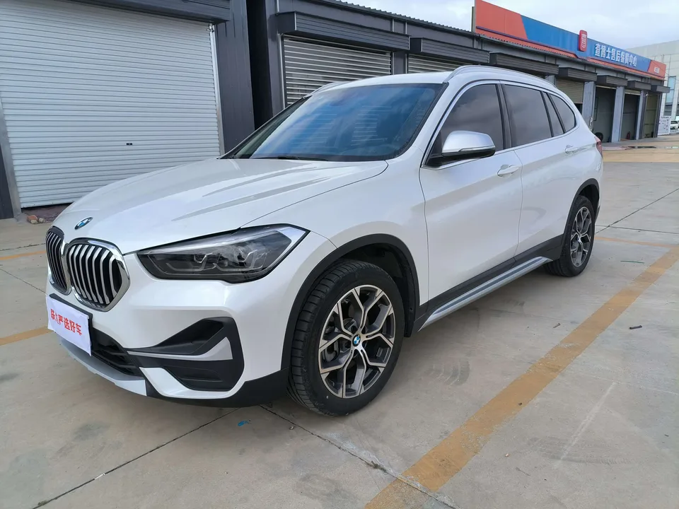 BMW X1 X1 BMW X1 2022 sDrive20Li Fashion Edition 2022 — photo 1, buy with delivery to Moscow