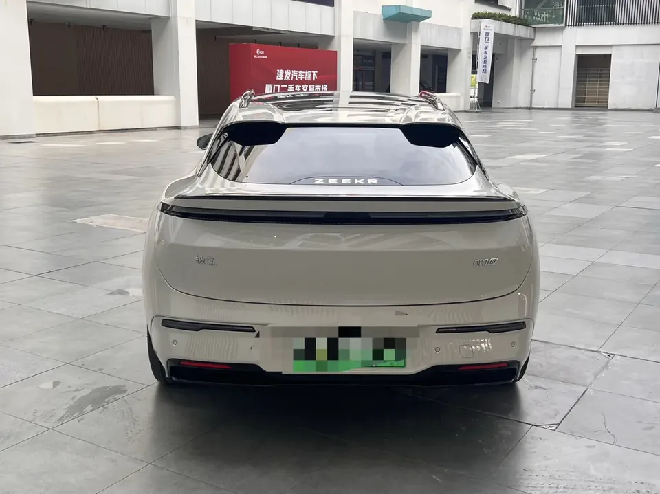 Zeekr 007GT ZEEKR 007GT Four-wheel drive intelligent driving version 75kWh 2025 — thumbnail 2
